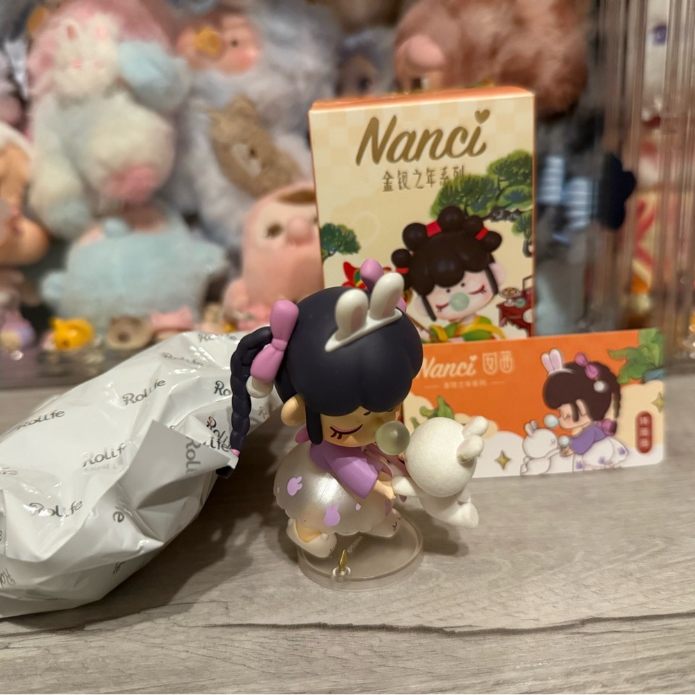 Nanci Year of The Golden Hairpin Bunny Figurine